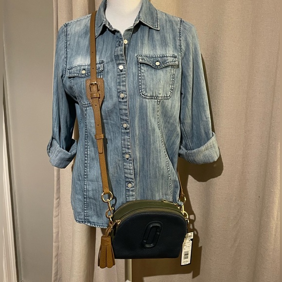 Marc Jacobs Handbags - Marc Jacobs NWT Shutter Crossbody Bag Two Tone Navy And Green Leather